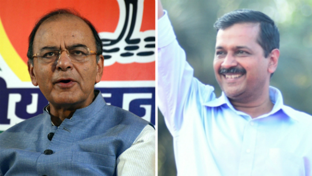 Senior advocate Ram Jethmalani, who is the counsel for Arvind Kejriwal (right), continued asking hard-hitting questions at Arun Jaitley (left) © IANS
