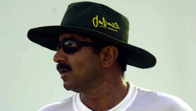 Coming to Imran Khan’s defence, Javed Miandad (above), in a TV show said, “These are regular cricketing terms and every cricketer knows them.” © Getty Images