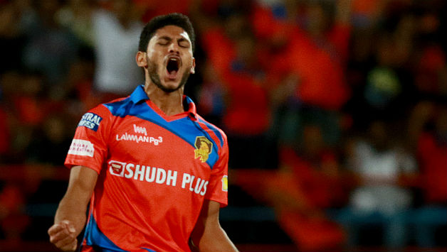 Basil Thampi has been a regular in Gujarat Lions' bowling attack © BCCI