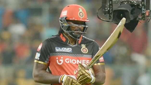 Chris Gayle (middle) has not managed to fire in the IPL 2017 so far, having not scored more than 32, his highest score in the opening tie © IANS