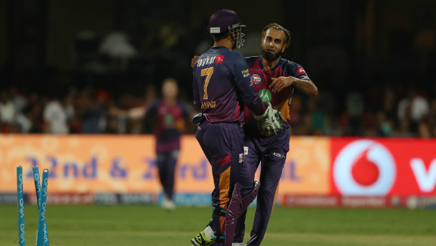 Imran Tahir picked a crucial wicket of Shikhar Dhawan against SRH © BCCI