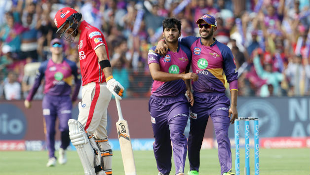 Shardul Thakur celebrates the wicket of Kings XI Punjab captain Glenn Maxwell © BCCI