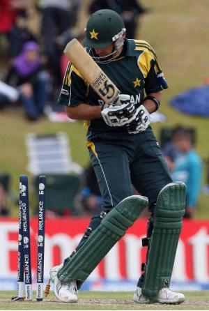 Trust Misbah-ul-Haq to get out in the most bizarre of ways © Getty Images