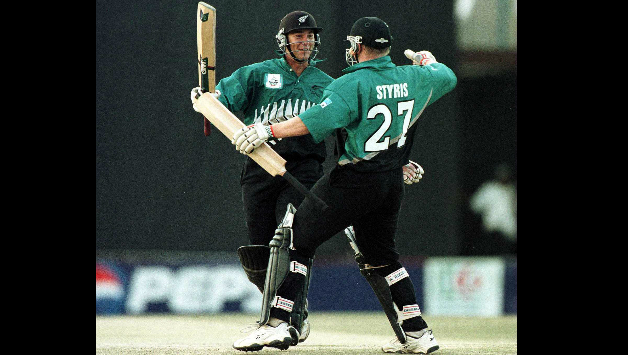 Craig McMillan and Scott Styris celebrate the win against Pakistan © Getty Images