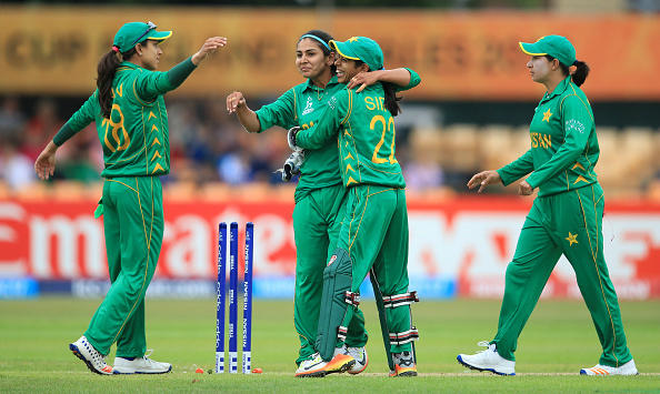 Pakistan celebrate the first wicket of Sarah Taylor © Getty Images