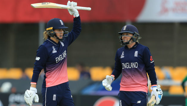 The writing was on the wall for Pakistan after a 213-run stand between centurions Natalie Sciver (L) and Heather Knight © Getty Images