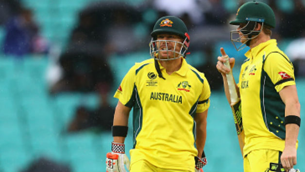 Steven Smith and David Warner of Australia look on as play is suspended for rain © Getty Images