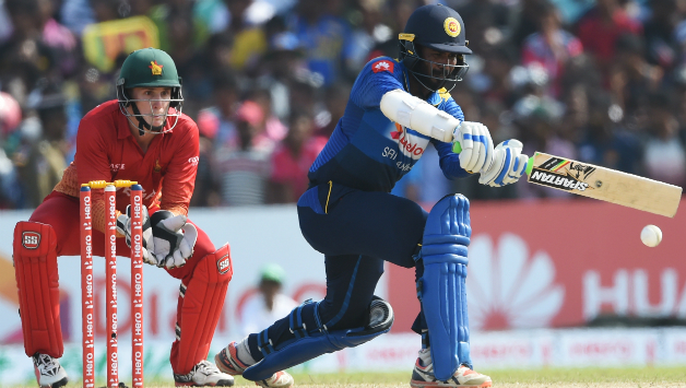 Upul Tharanga remained unbeaten on 75 © AFP