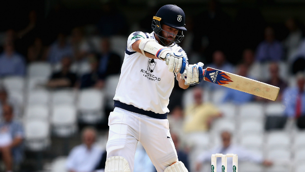 Title-chasers Hampshire also saw former Zimbabwe all-rounder Sean Ervine make 83 © Getty Images