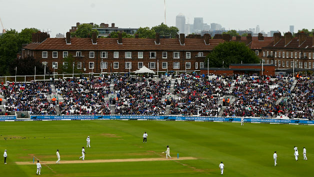 Bad weather has led to several delays in the 3rd Test © Getty Images 