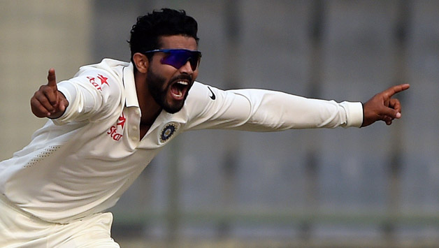 Ravindra Jadeja's 3-for rattled hosts'  batting © AFP