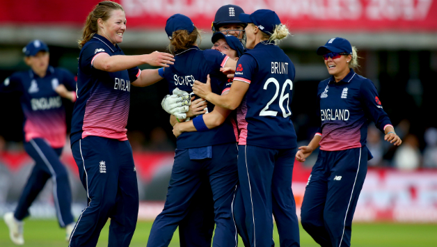 Anya Shrubsole (extreme left) © Getty Images