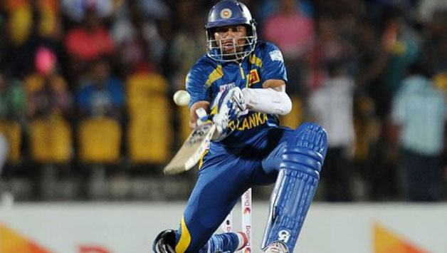 Dilshan hitting his signature Dilscoop © Getty Images