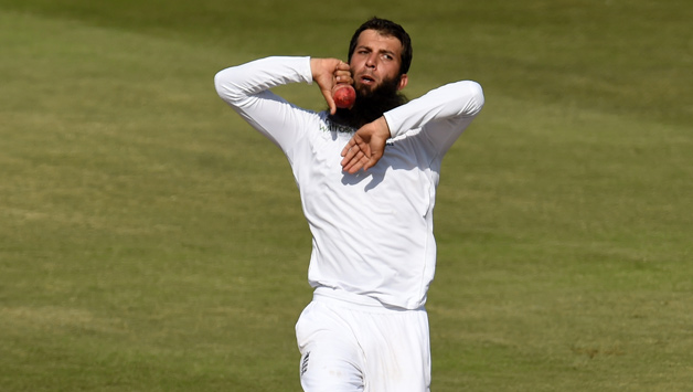 Moeen Ali took 3 wickets towards the end of the second session © Getty Images
