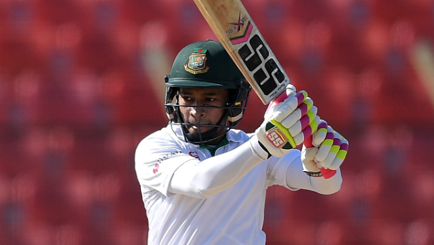 Mushfiqur Rahim mentioned about hardships for a wicketkeeper to bat early © Getty Images
