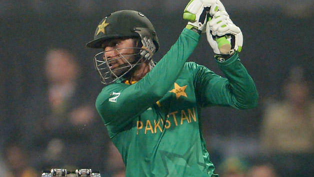 Shoaib Malik remained unbeaten in a paltry chase © AFP
