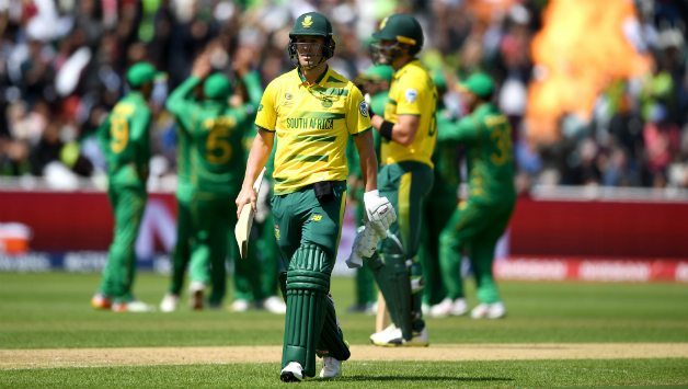 AB de Villiers was dismissed for 49, de Kock scored 59 © Getty Images