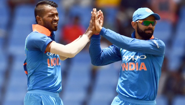 Hardik Pandya and Virat Kohli © AFP