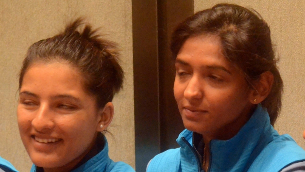 Harmanpreet Kaur (right) and Sushma Verma have switched sides from Railways © IANS