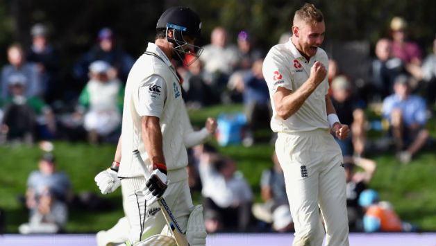 Stuart Broad of England celebrates after dismissing Colin de Grandhomme © Getty Images