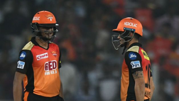 Shakib Al Hasan and Manish Pandey added 53 runs for the fourth wicket for SRH © AFP