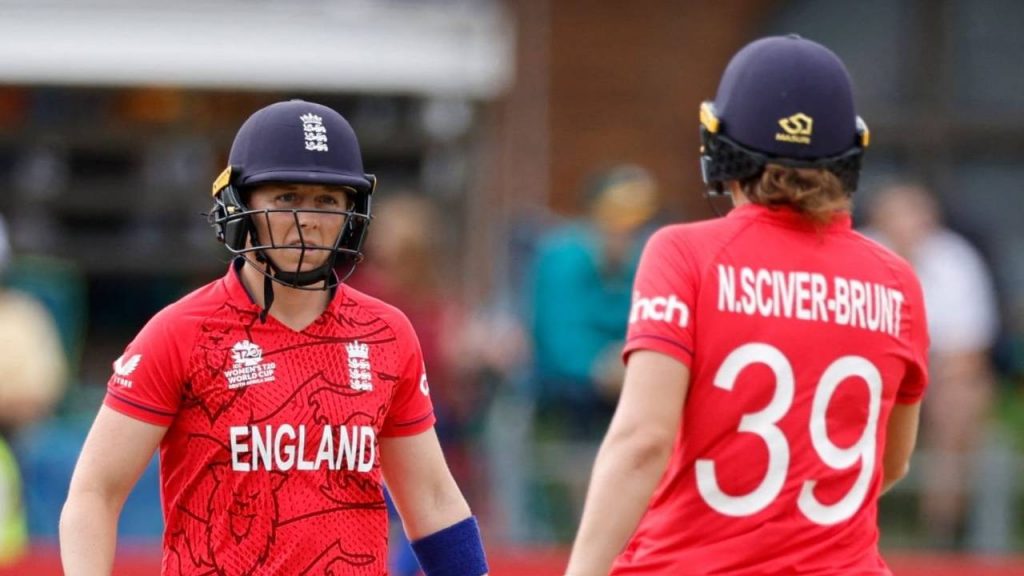 Knight and Sciver-Brunt batting during a T20I