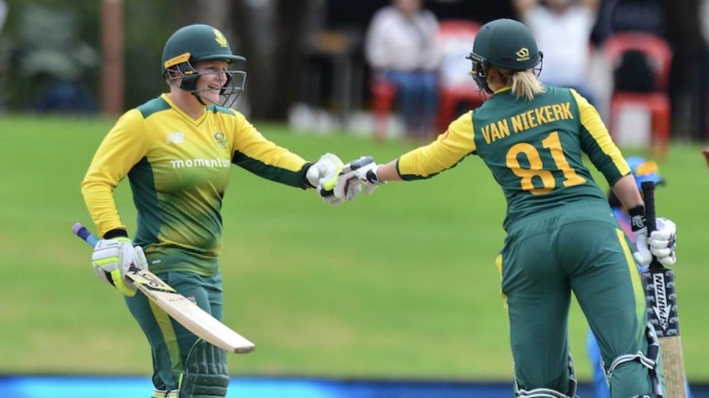 Lee batting with Van Niekerk during a T20I