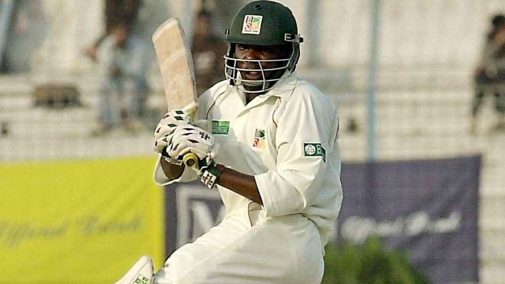 Masakadza batting in a Test match