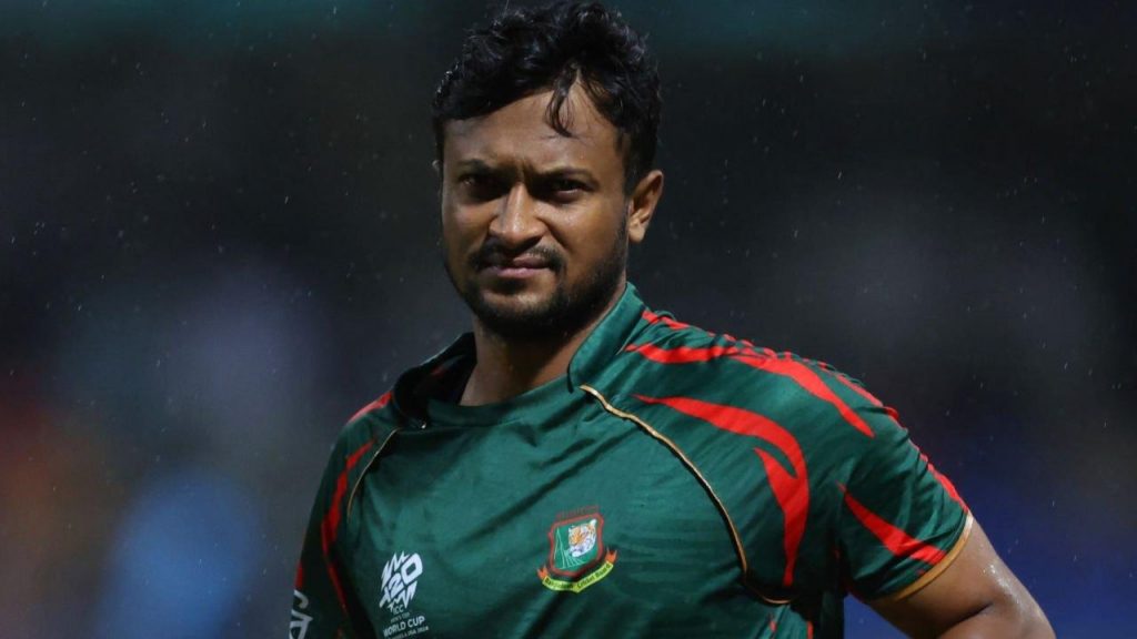 Shakib fielding during a T20I match